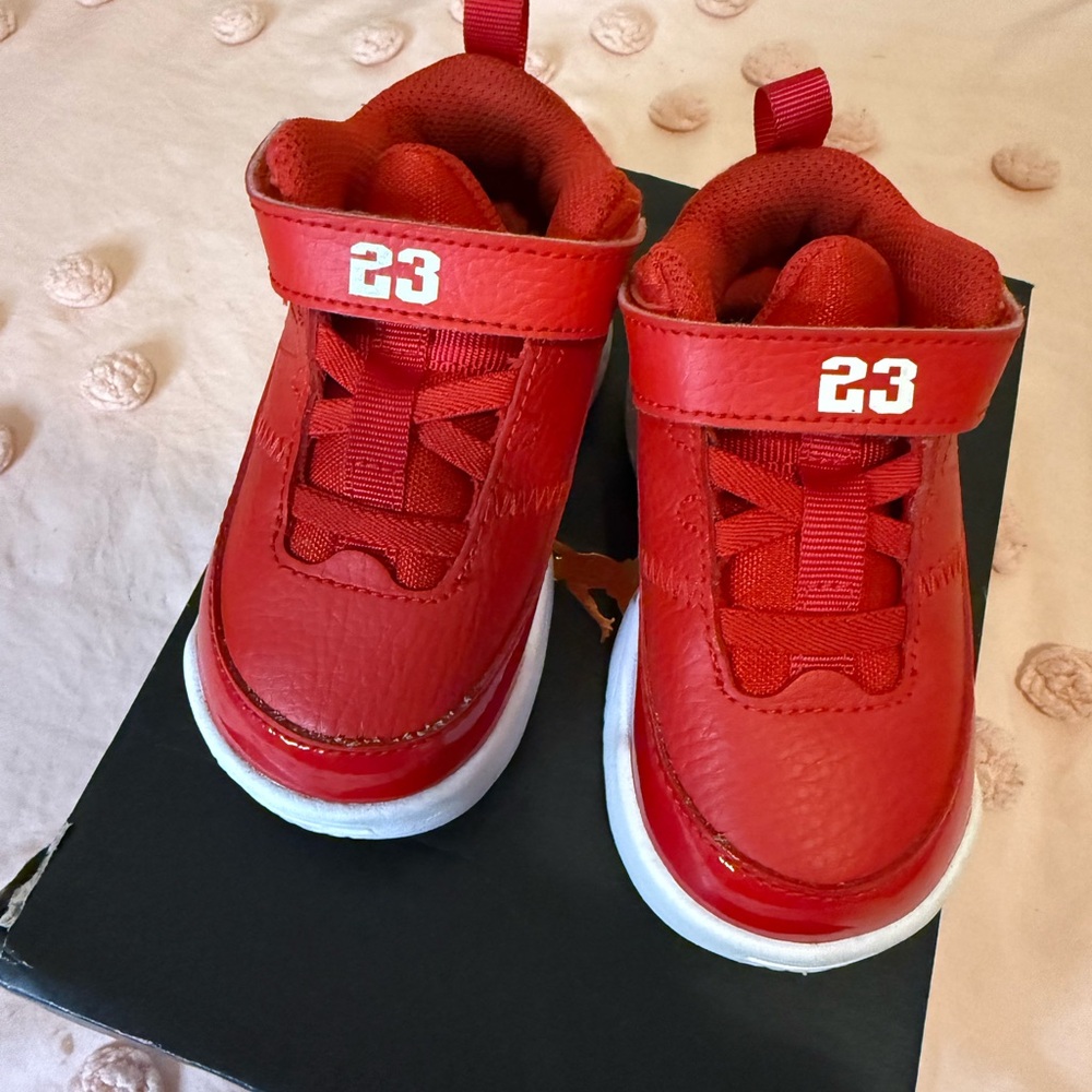 Toddler Jordan Max Aura Red Sneakers Sz 5c